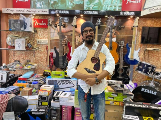 Yamaha-JR1-Vs-JR2-Yamaha-acoustic-guitars-Ultimate-Comparison-2023 Electric Melody Store