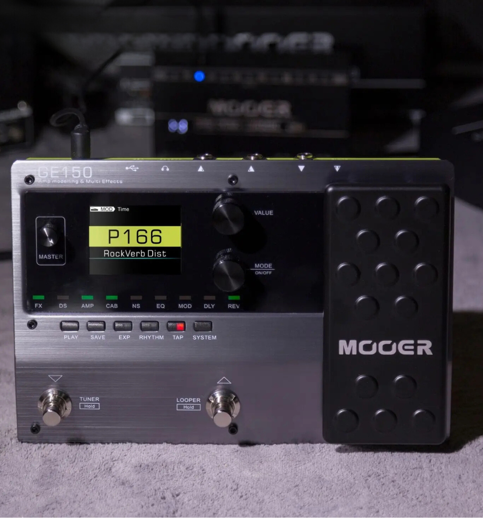 MOOER GE150 Amp Modeling Multi-Effects Pedals